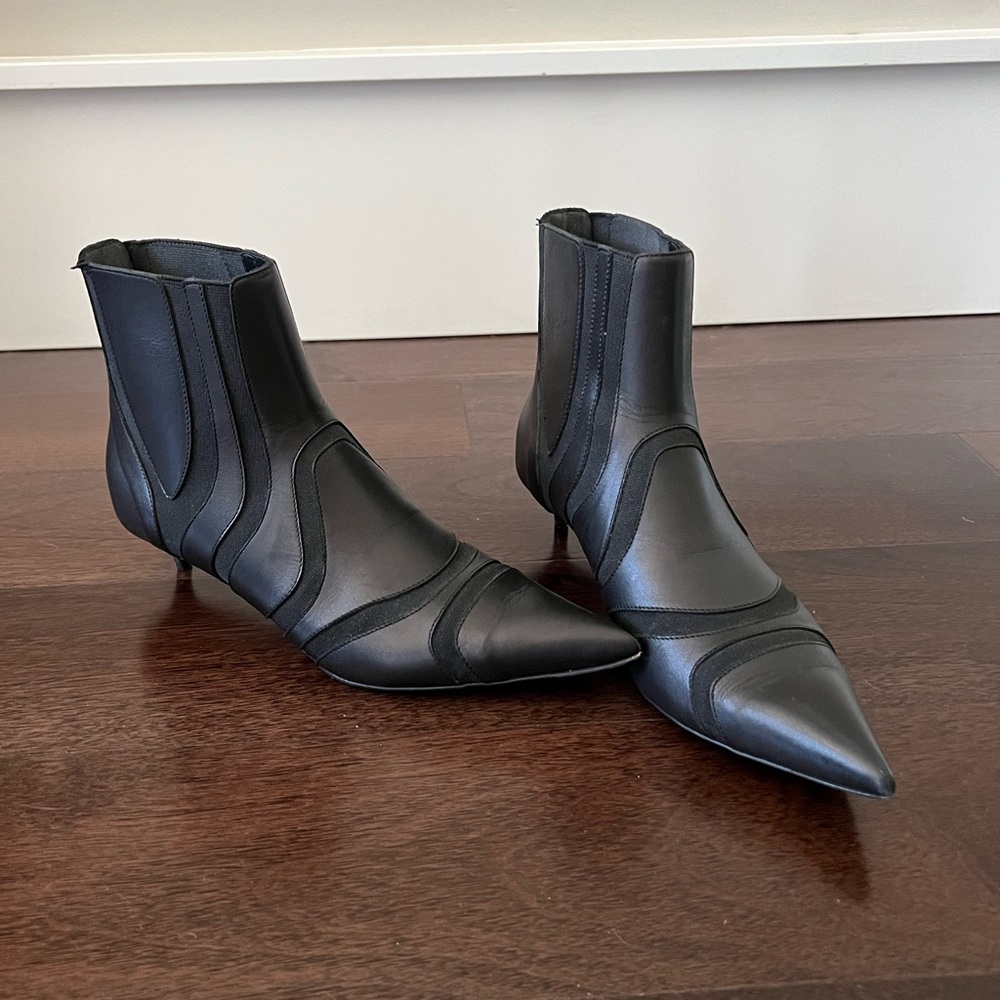 Balenciaga Leather Kitten Heel Ankle Boots 36.5
